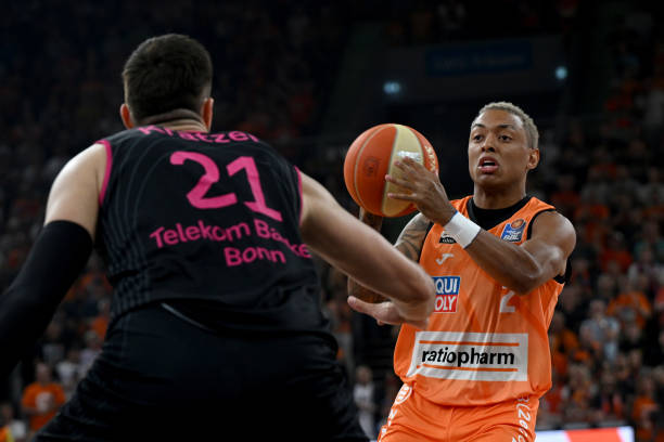 蕴含着力量 蕴含着力量